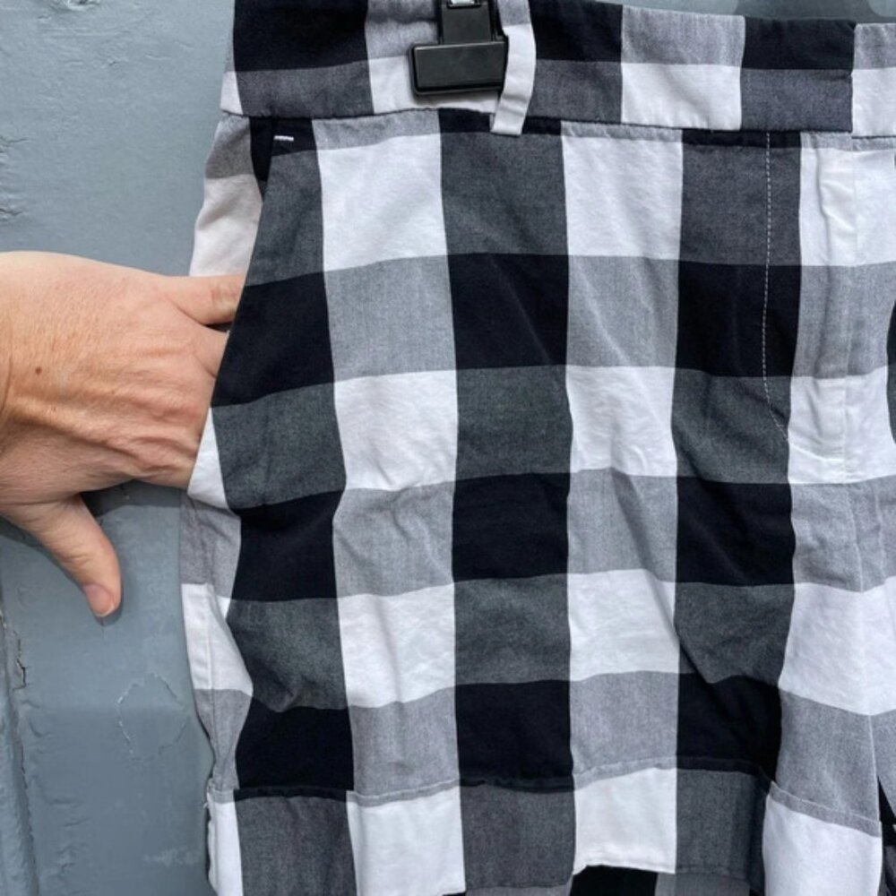 Ann Taylor Loft  shorts Black White Oversize Plaid check, size 10 - Picture 3 of 7